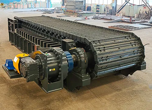 Reťazový zásterový dopravník